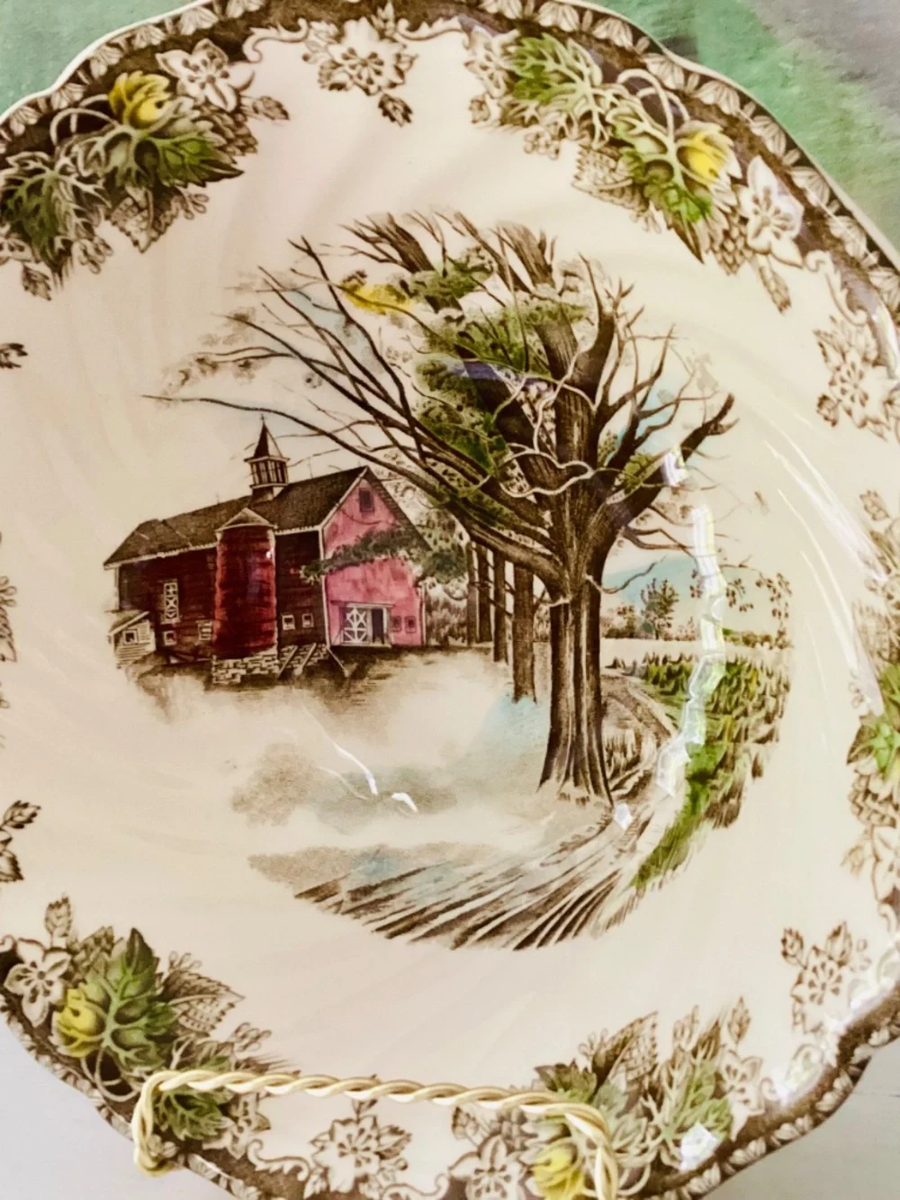 Johnson Bros The Friendly Village 8¼ Serving Vegetable Bowl Autumn Mists ENGLAND